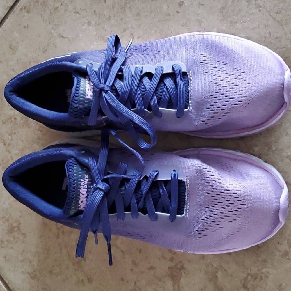 HOKA Profly